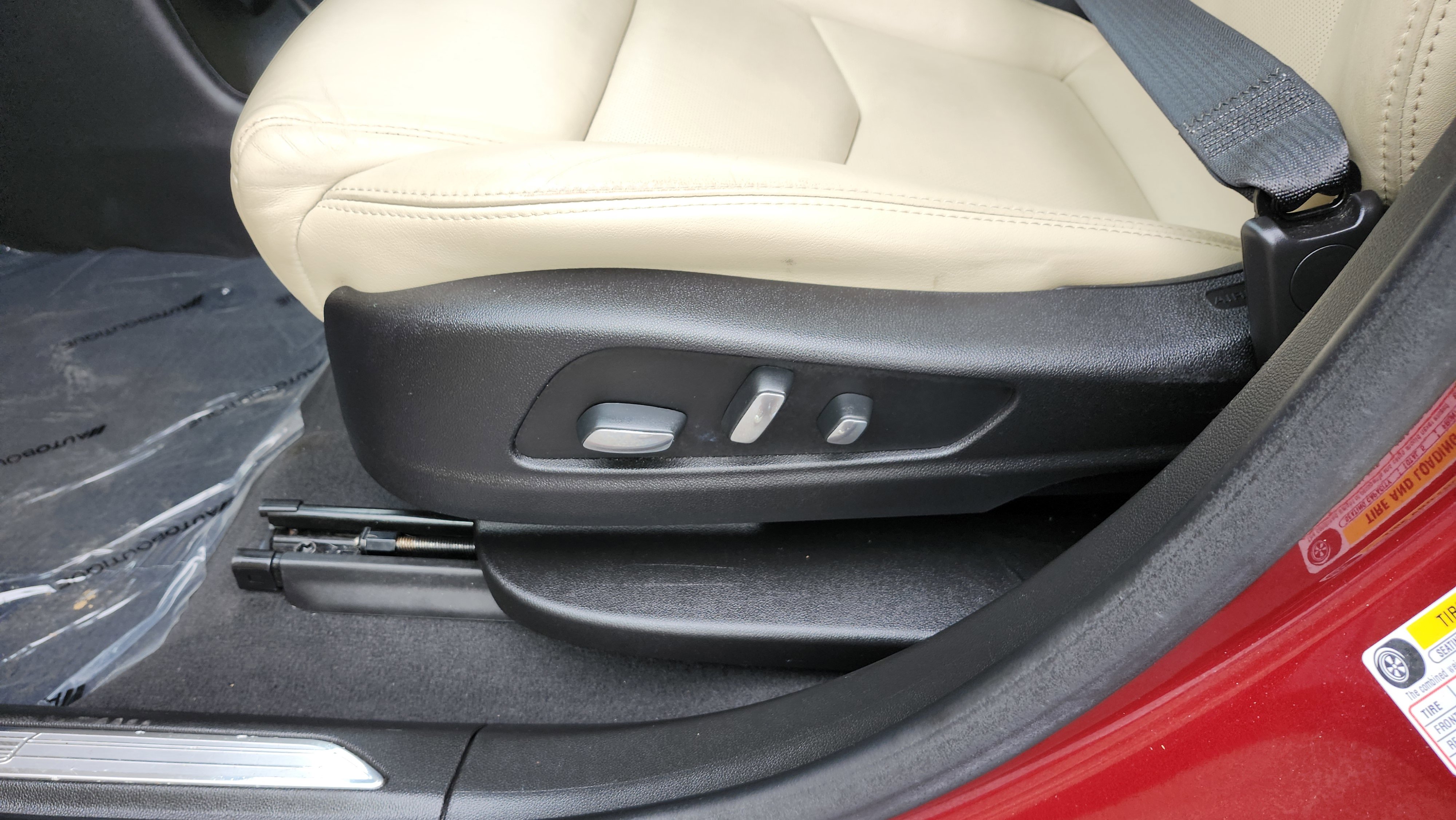 Used 2018 Cadillac XT5 Luxury w/ Driver Awareness Package image 24