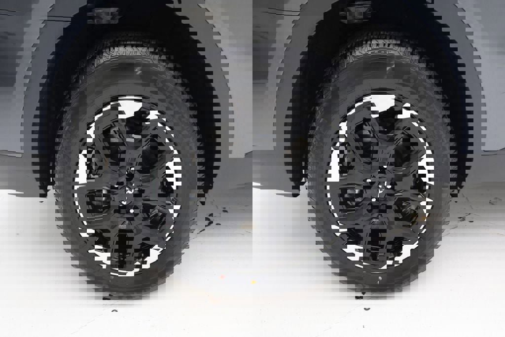 Used 2024 Kia Sorento S image 11