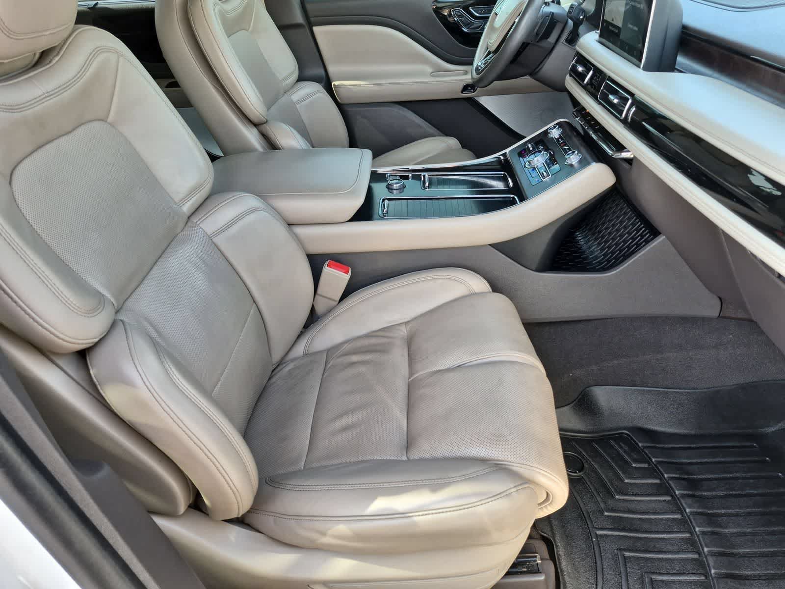 Used 2020 Lincoln Aviator Reserve w/ Equipment Group 202A AWD/4WD image 21