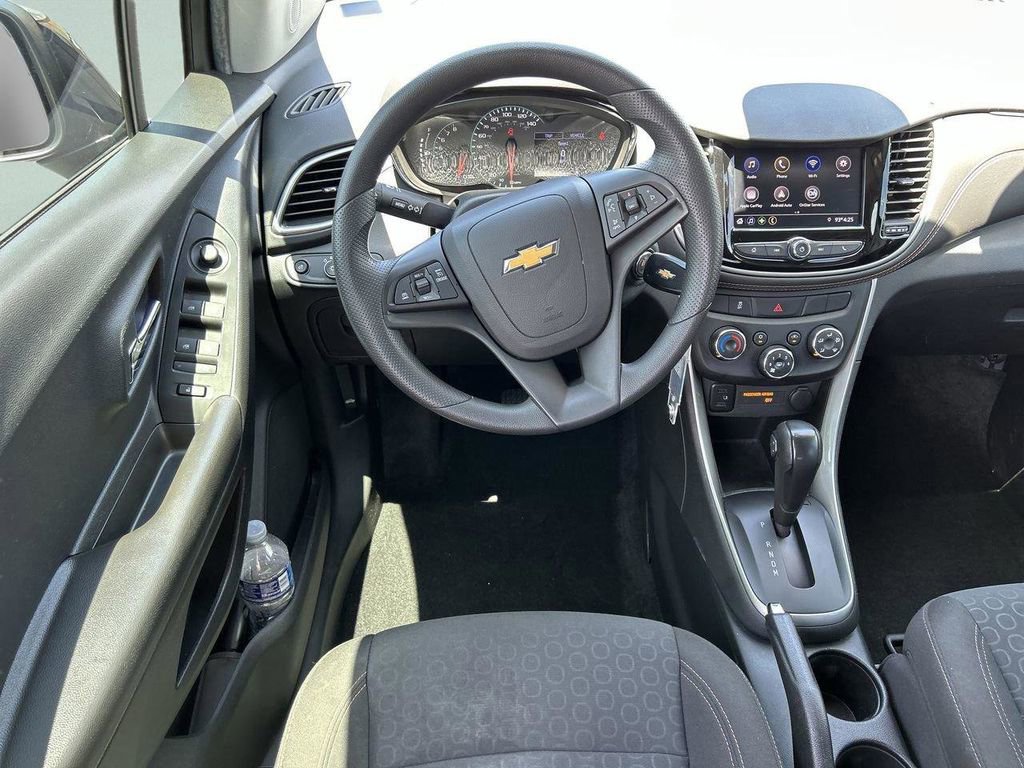 Used 2021 Chevrolet Trax LS w/ Tint and Cruise Package image 10