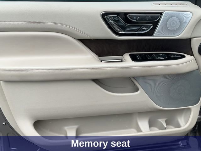 Used 2020 Lincoln Navigator Reserve w/ Luxury Package image 14