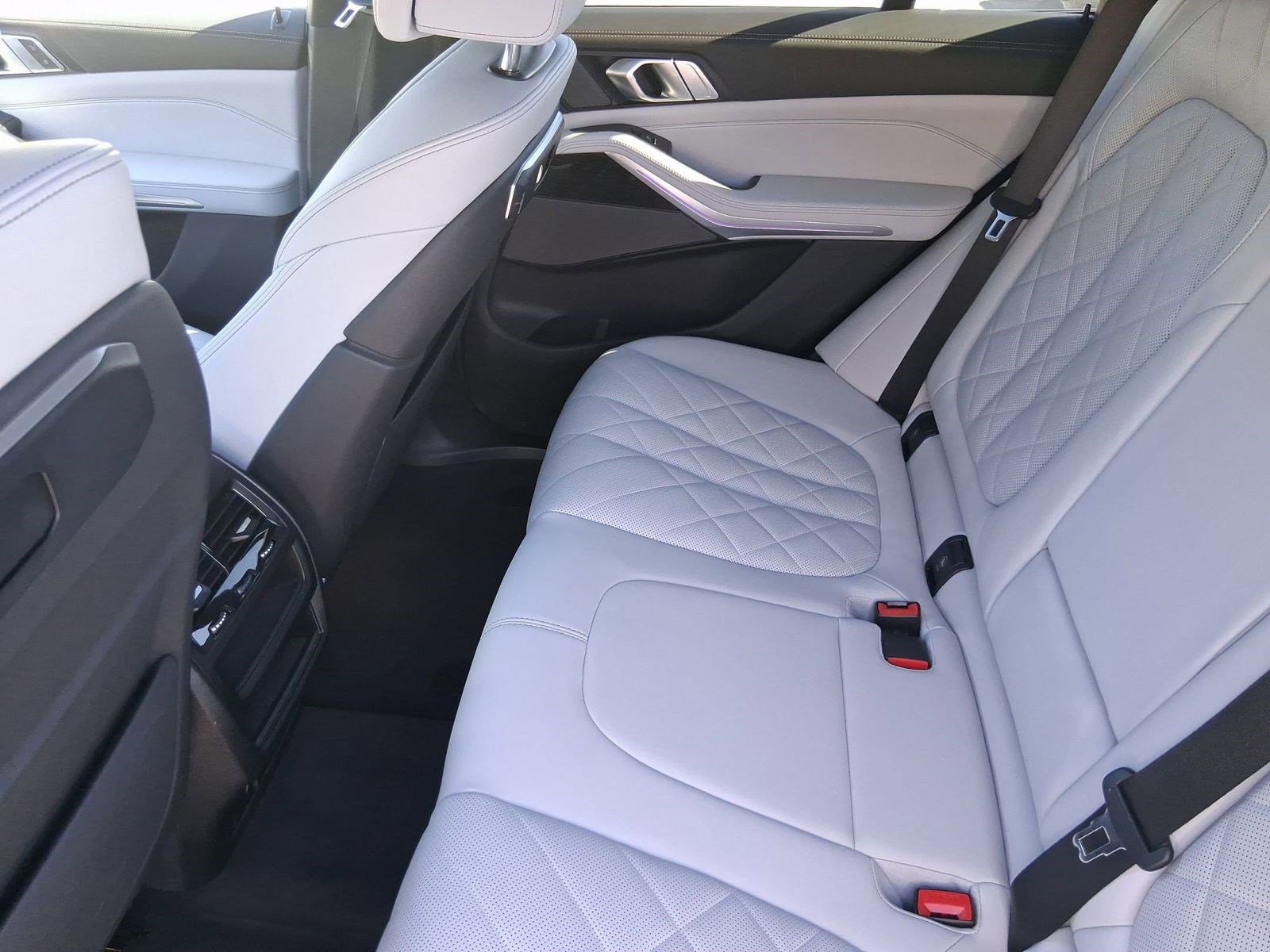 Certified 2024 BMW X5 xDrive50e w/ M Sport Package image 30