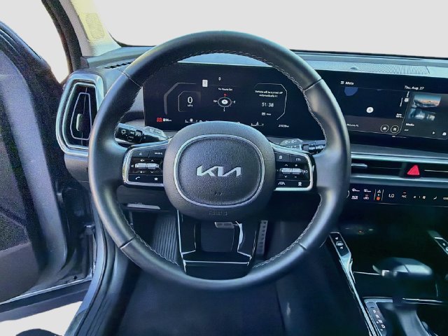 Used 2025 Kia Sorento SX AWD/4WD image 27