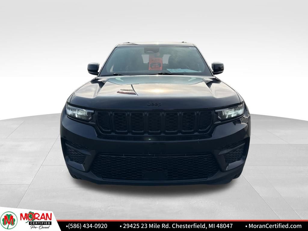 Used 2023 Jeep Grand Cherokee Altitude image 8