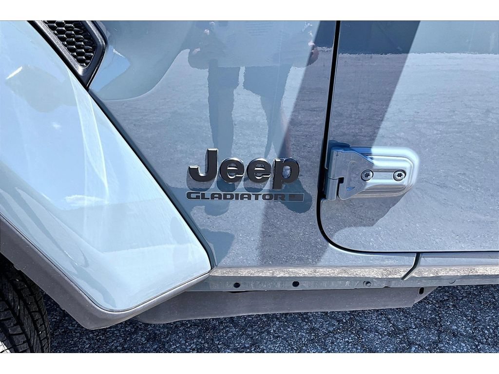 Used 2026 Jeep Gladiator Sport AWD/4WD image 39
