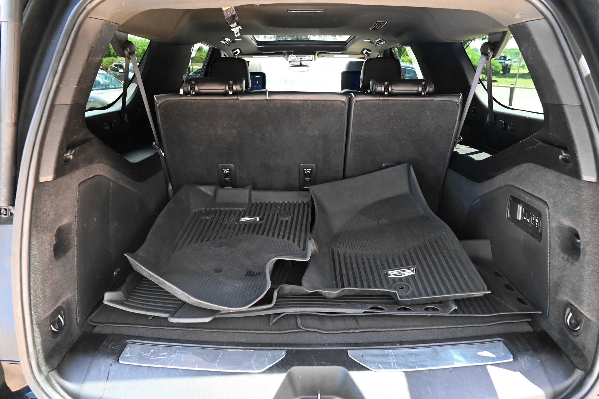 Used 2021 Cadillac Escalade ESV Premium Luxury AWD/4WD image 43