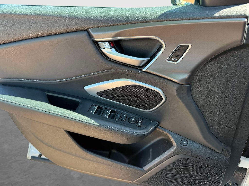 Certified 2025 Acura RDX SH-AWD image 16