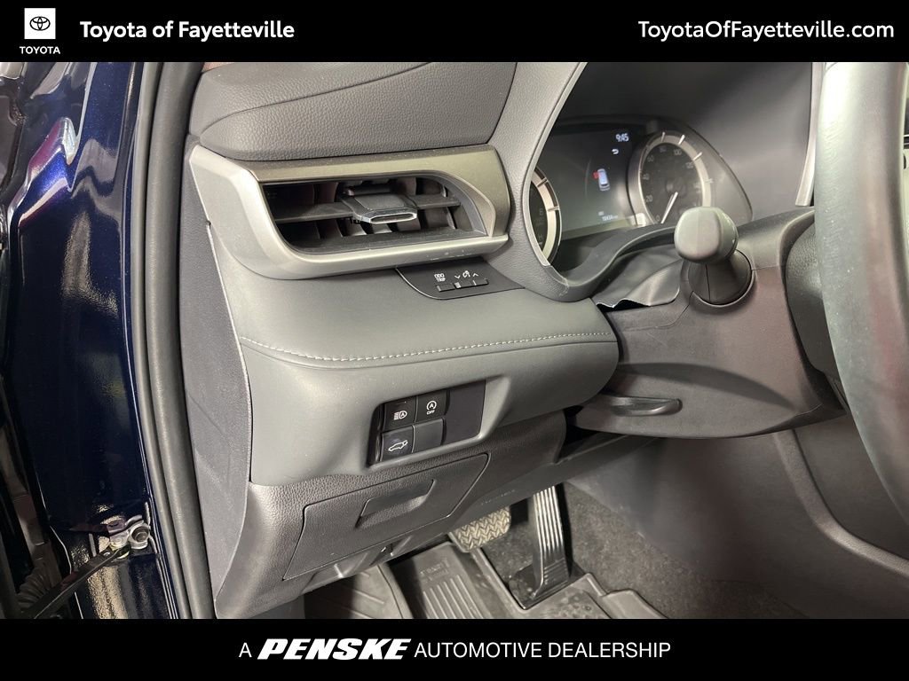 Certified 2025 Toyota Highlander XLE image 28