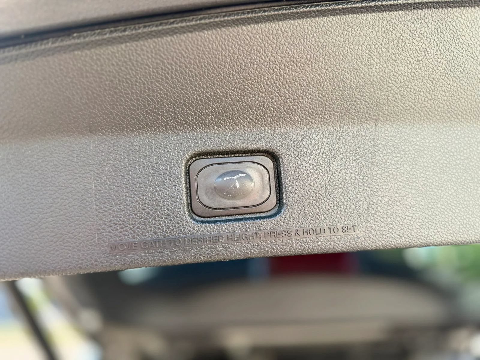 Used 2018 Ford Explorer XLT w/ Equipment Group 202A AWD/4WD image 10