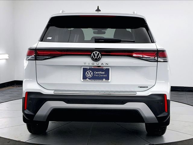 Certified 2025 Volkswagen Tiguan S AWD/4WD image 6