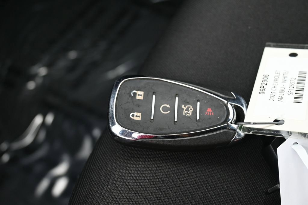 Used 2025 Chevrolet Malibu LT FWD image 28