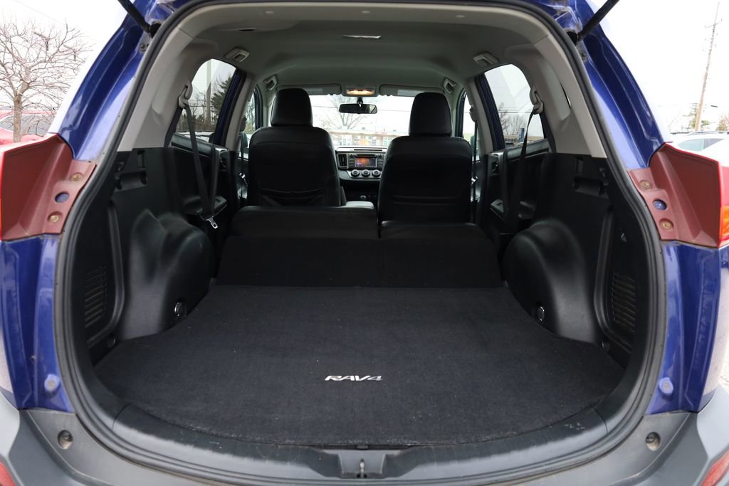 Used 2015 Toyota RAV4 LE image 8