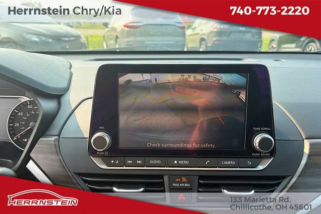 Used 2024 Nissan Altima 2.5 SV FWD image 12