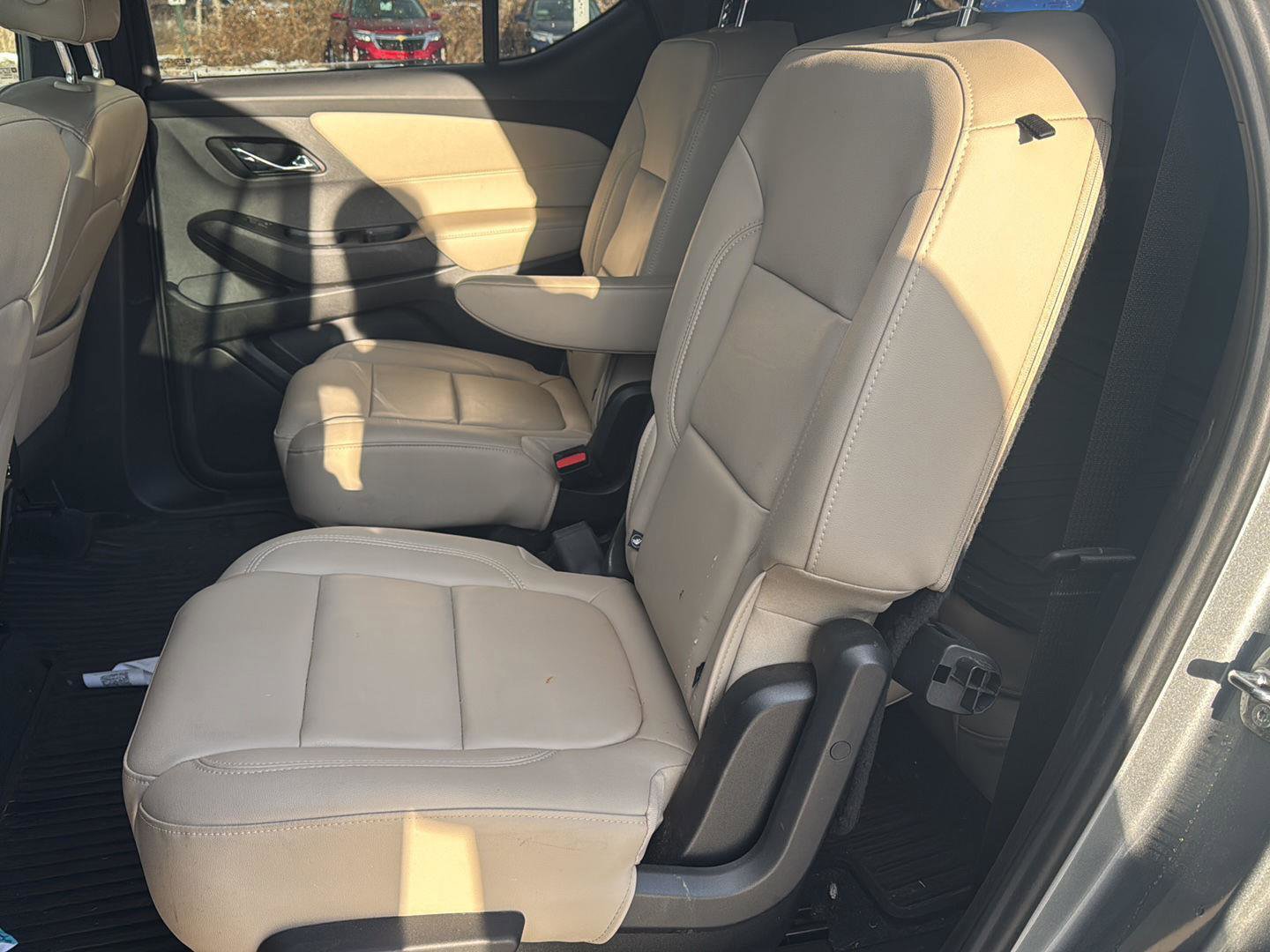 Used 2023 Chevrolet Traverse LT image 11