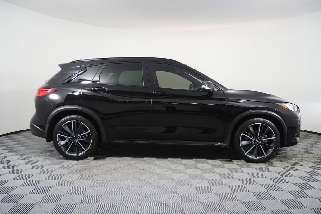 Used 2025 INFINITI QX50 Sport image 2