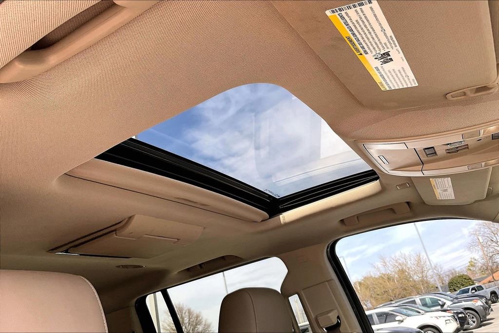 Used 2017 GMC Yukon XL SLT w/ Premium Edition image 23