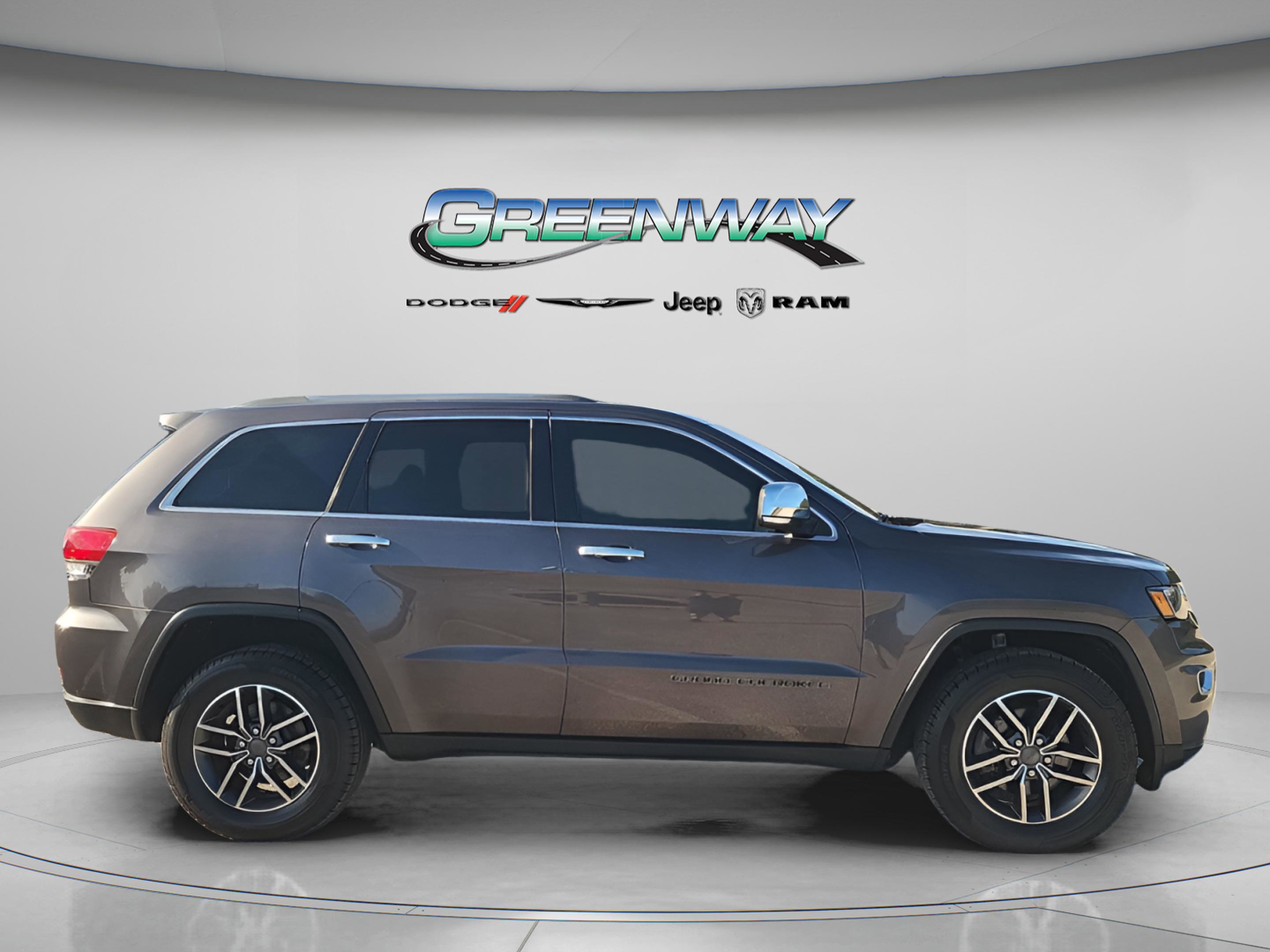 Used 2019 Jeep Grand Cherokee Limited w/ Luxury Group II image 4