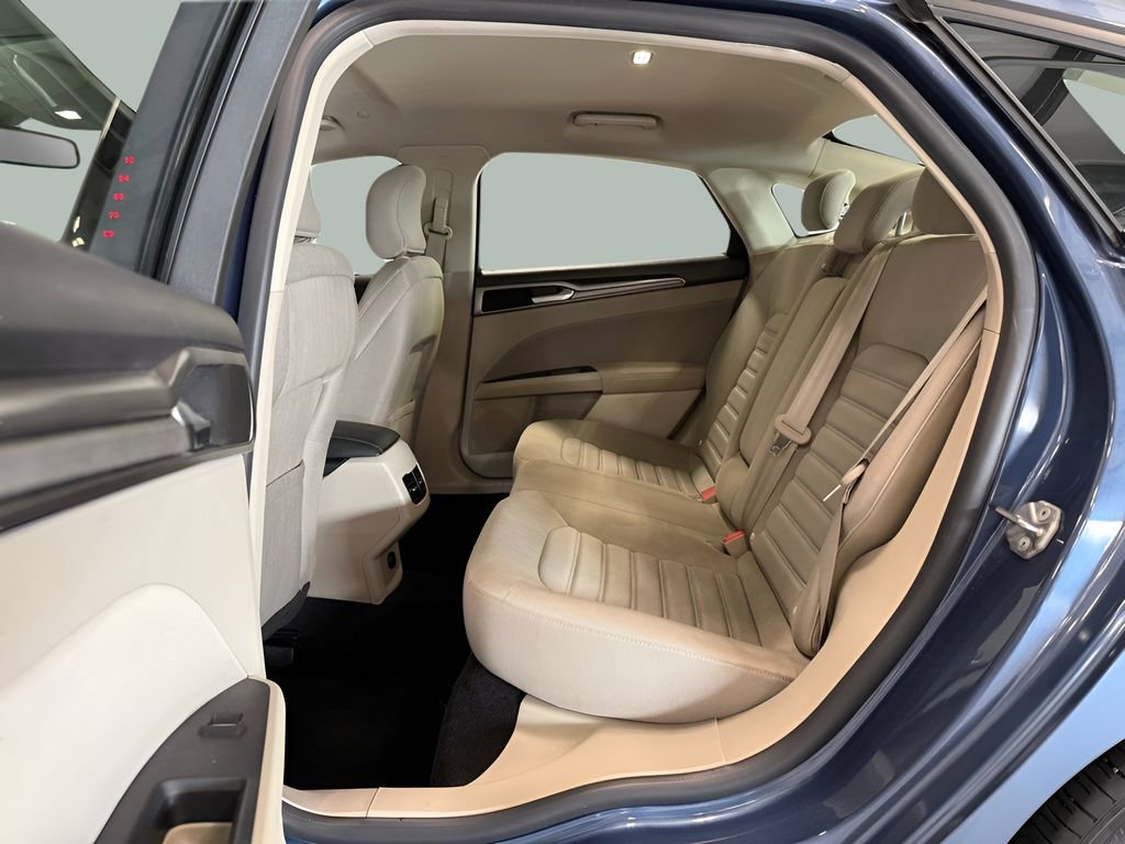 Used 2019 Ford Fusion SE image 14