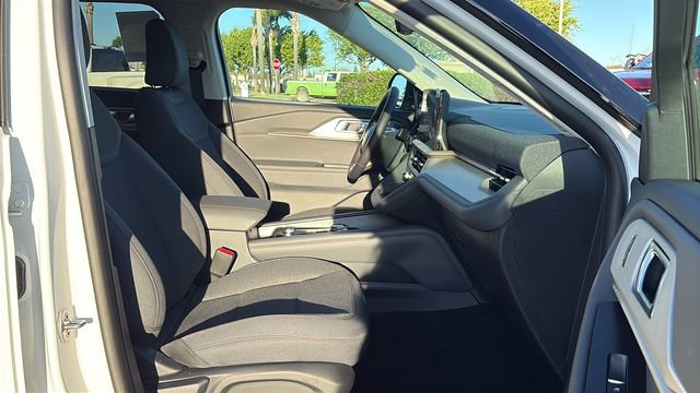 New 2026 Ford Explorer Active RWD image 10
