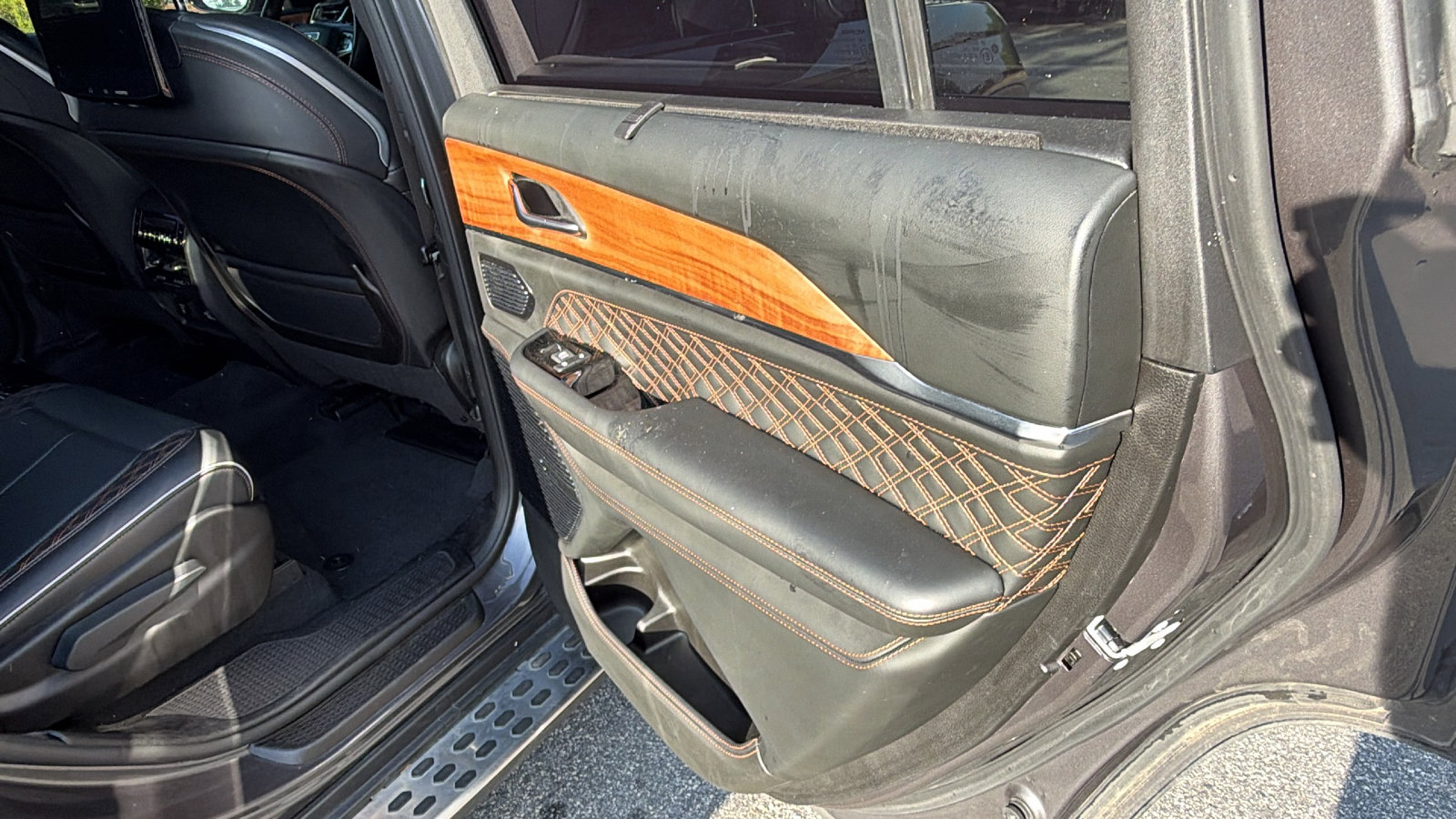 Used 2025 Jeep Grand Cherokee L Summit AWD/4WD image 21