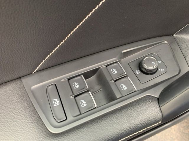 Used 2022 Volkswagen Tiguan SE R-Line image 23