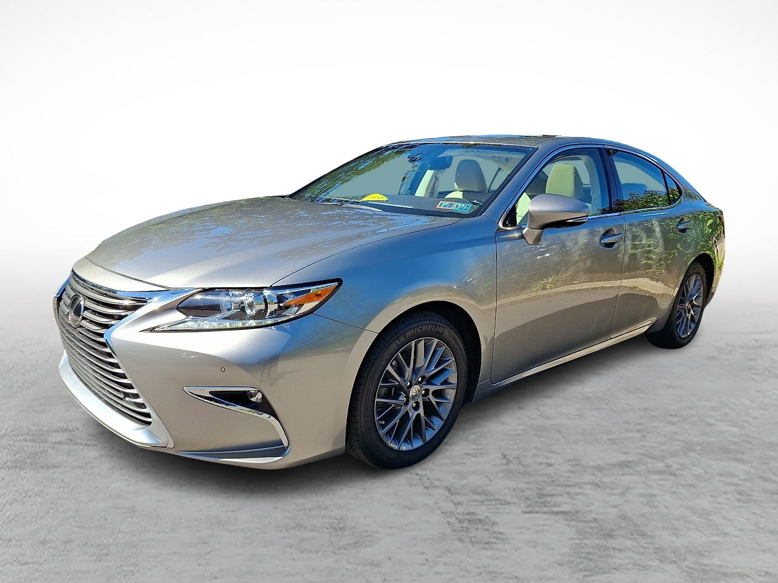 Used 2018 Lexus ES 350 w/ Navigation System Package FWD image 3