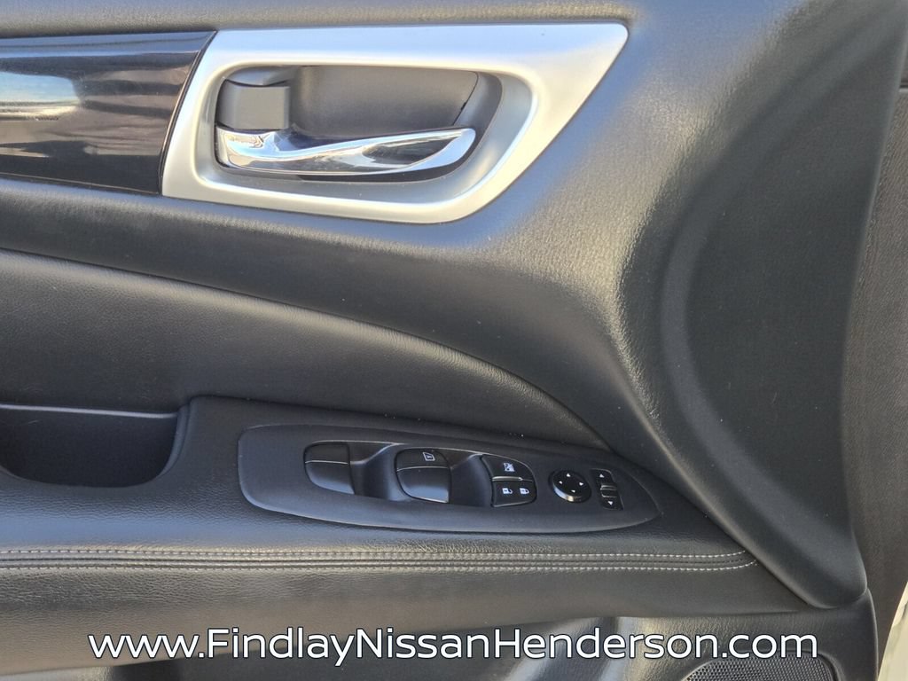 Used 2020 Nissan Pathfinder S FWD image 21