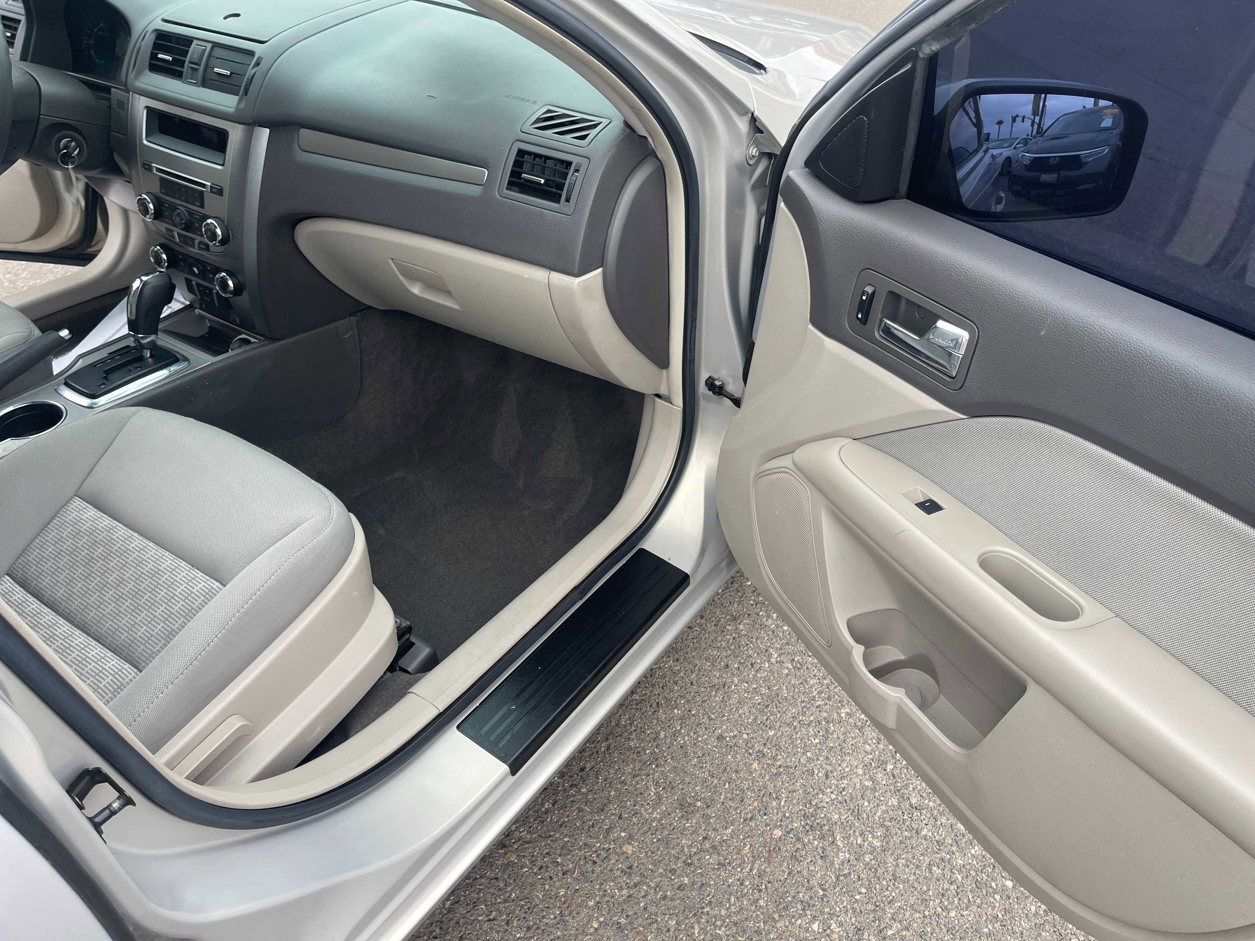 Used 2010 Ford Fusion SE FWD image 13