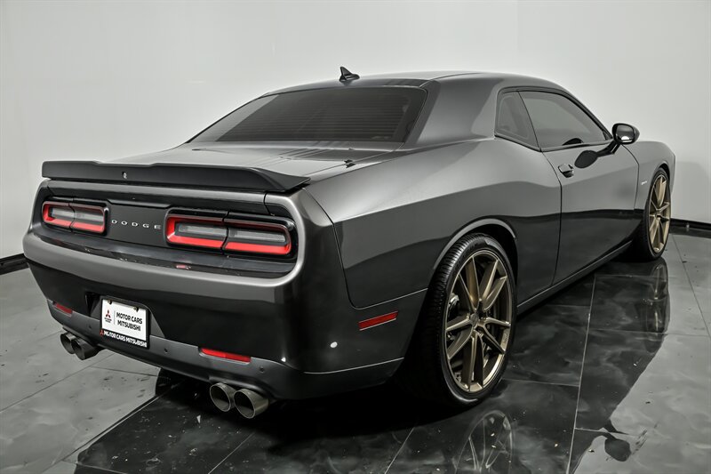 Used 2016 Dodge Challenger R/T Plus RWD image 9
