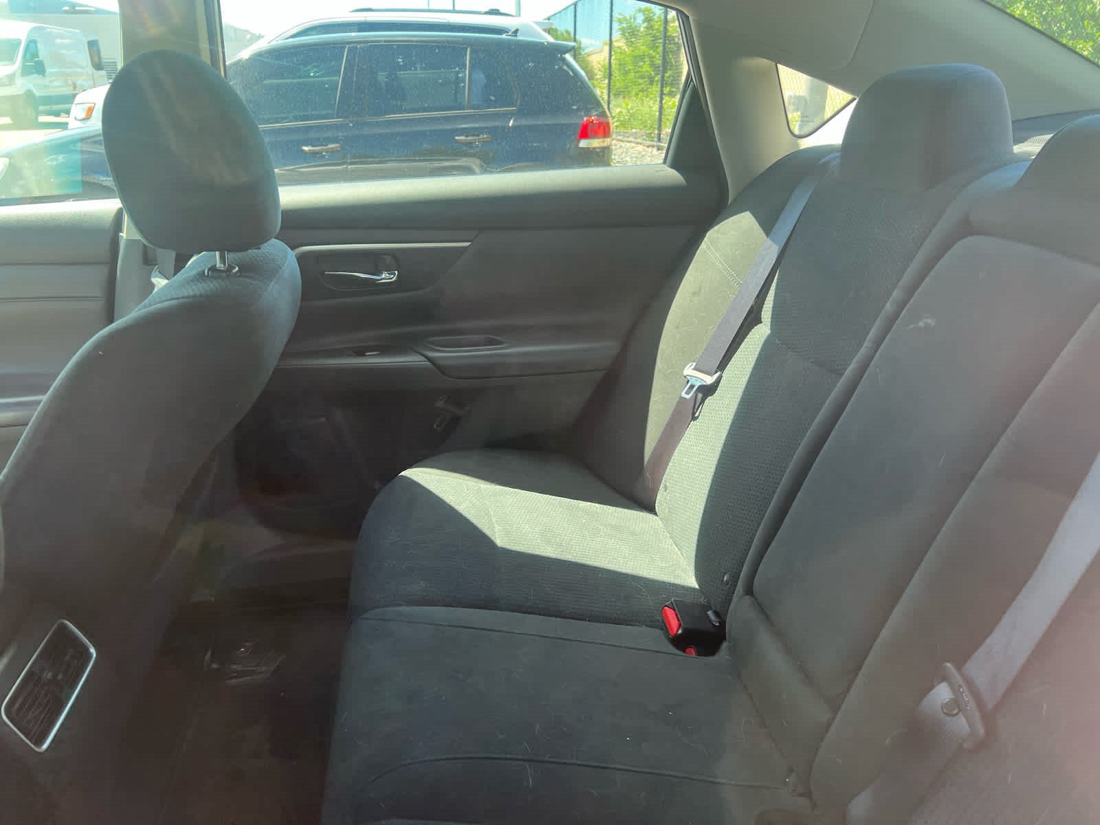 Used 2015 Nissan Altima 2.5 SV w/ Convenience Package FWD image 5