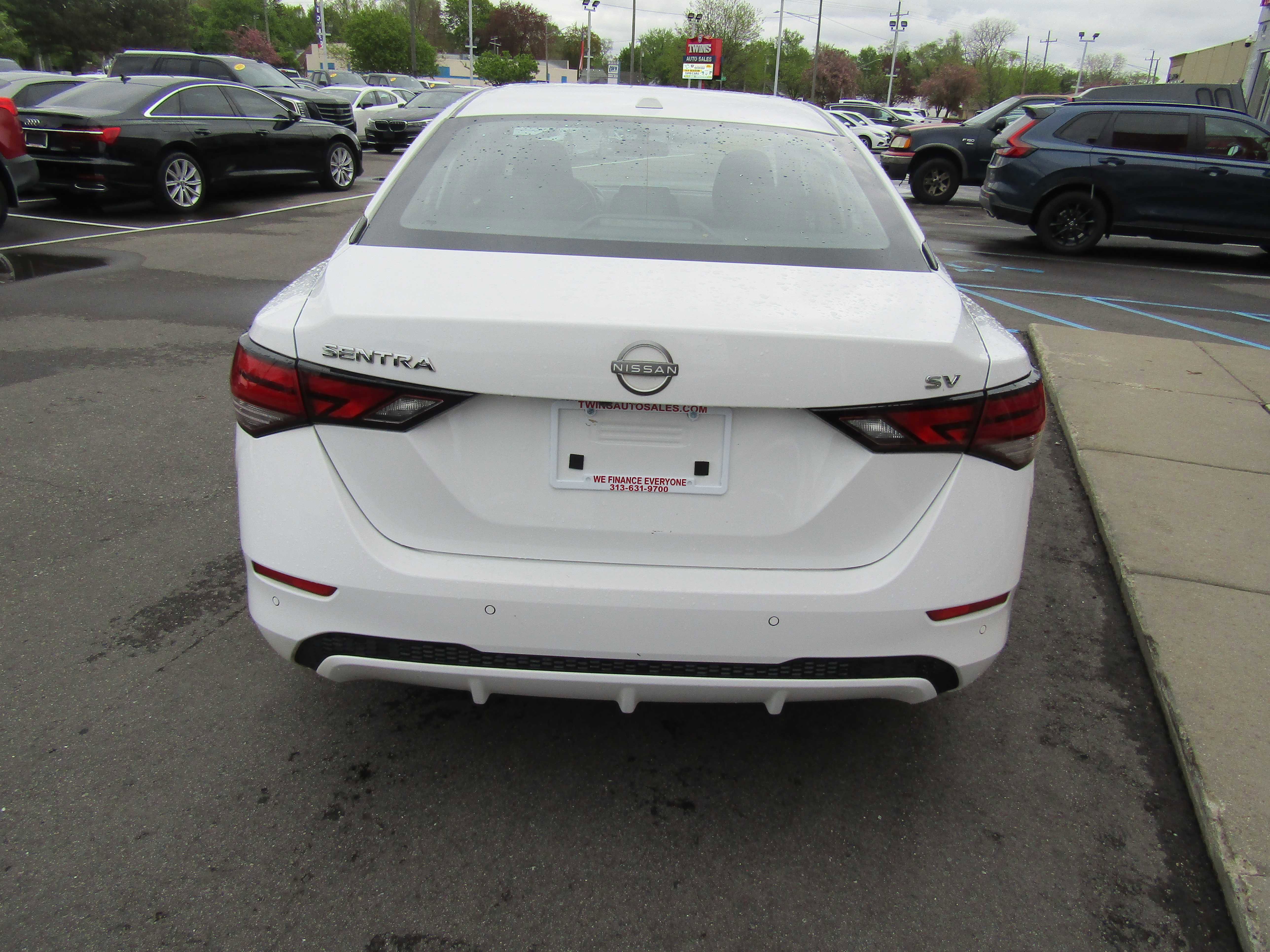 Used 2024 Nissan Sentra SV FWD image 6