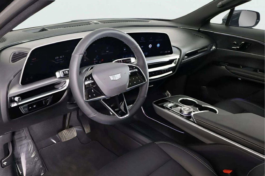 Used 2024 Cadillac Lyriq Luxury RWD image 37