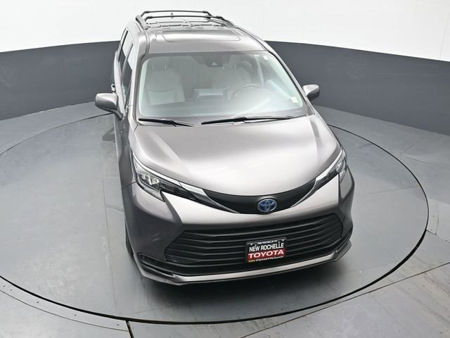 Certified 2024 Toyota Sienna LE w/ LE Plus Package image 48