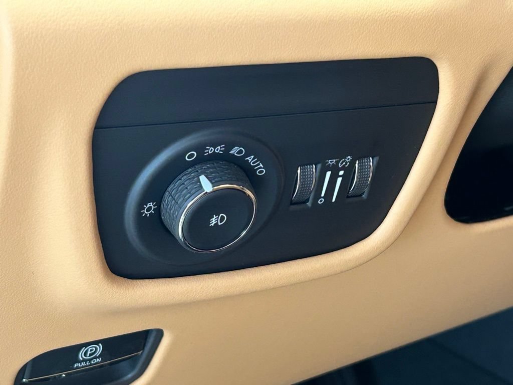 New 2025 Jeep Grand Cherokee Summit AWD/4WD image 44