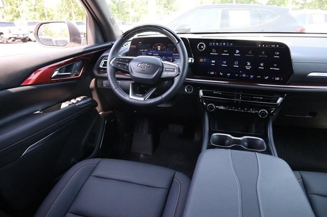 Used 2025 Chevrolet Traverse Z71 w/ Enhanced Driving Package AWD/4WD image 24