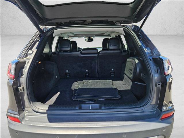 Used 2019 Jeep Cherokee Limited w/ Luxury Group FWD image 6