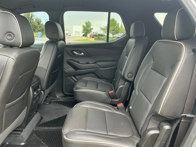 Used 2023 Chevrolet Traverse Premier FWD image 34