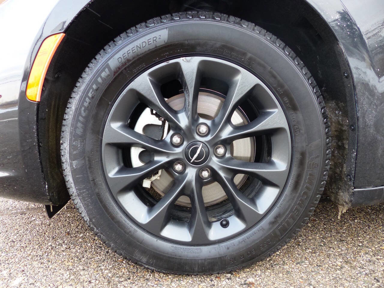 Used 2021 Chrysler Pacifica Touring w/ Uconnect Theater Family Group image 13