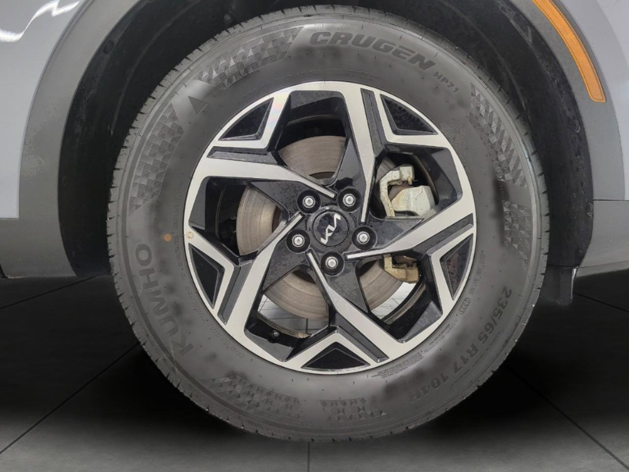 Used 2025 Kia Sportage LX image 4