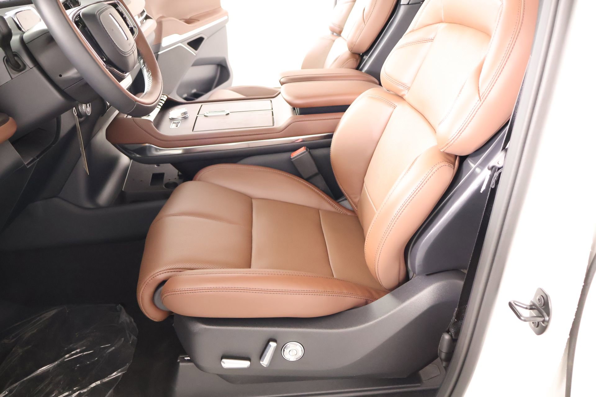 New 2026 Lincoln Navigator L Reserve AWD/4WD image 12