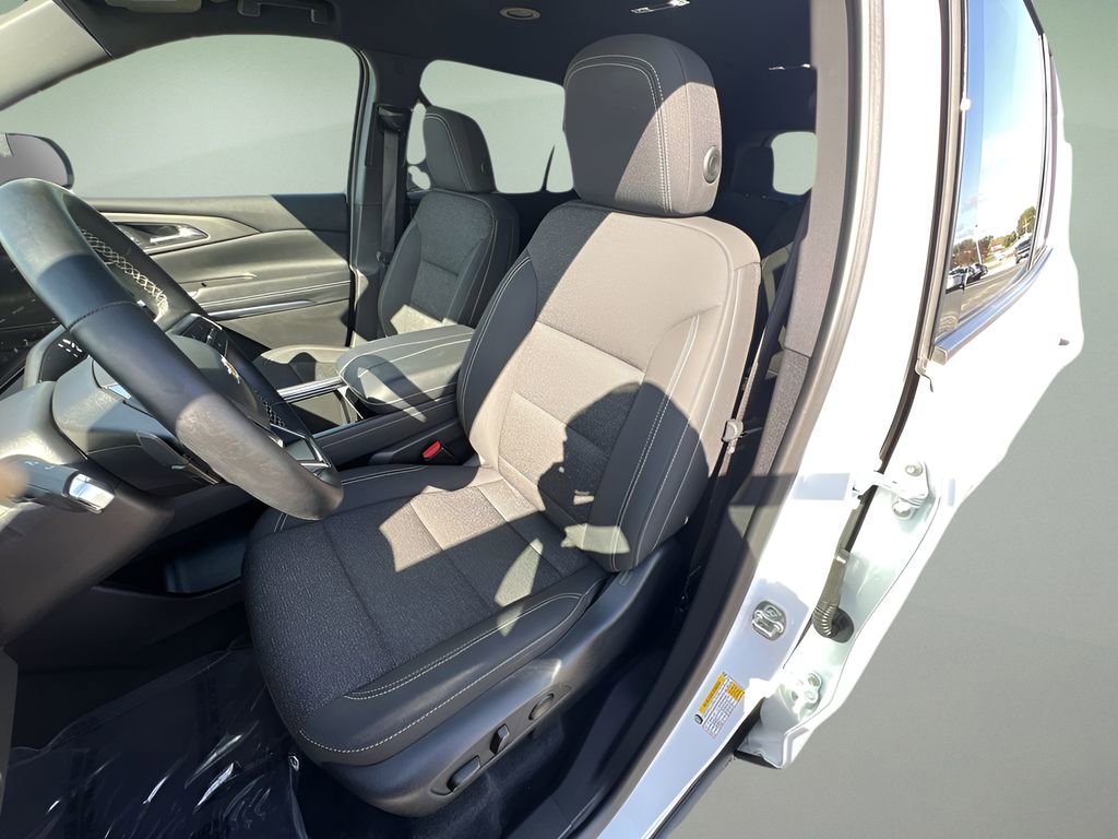 Certified 2025 Chevrolet Traverse LT image 19