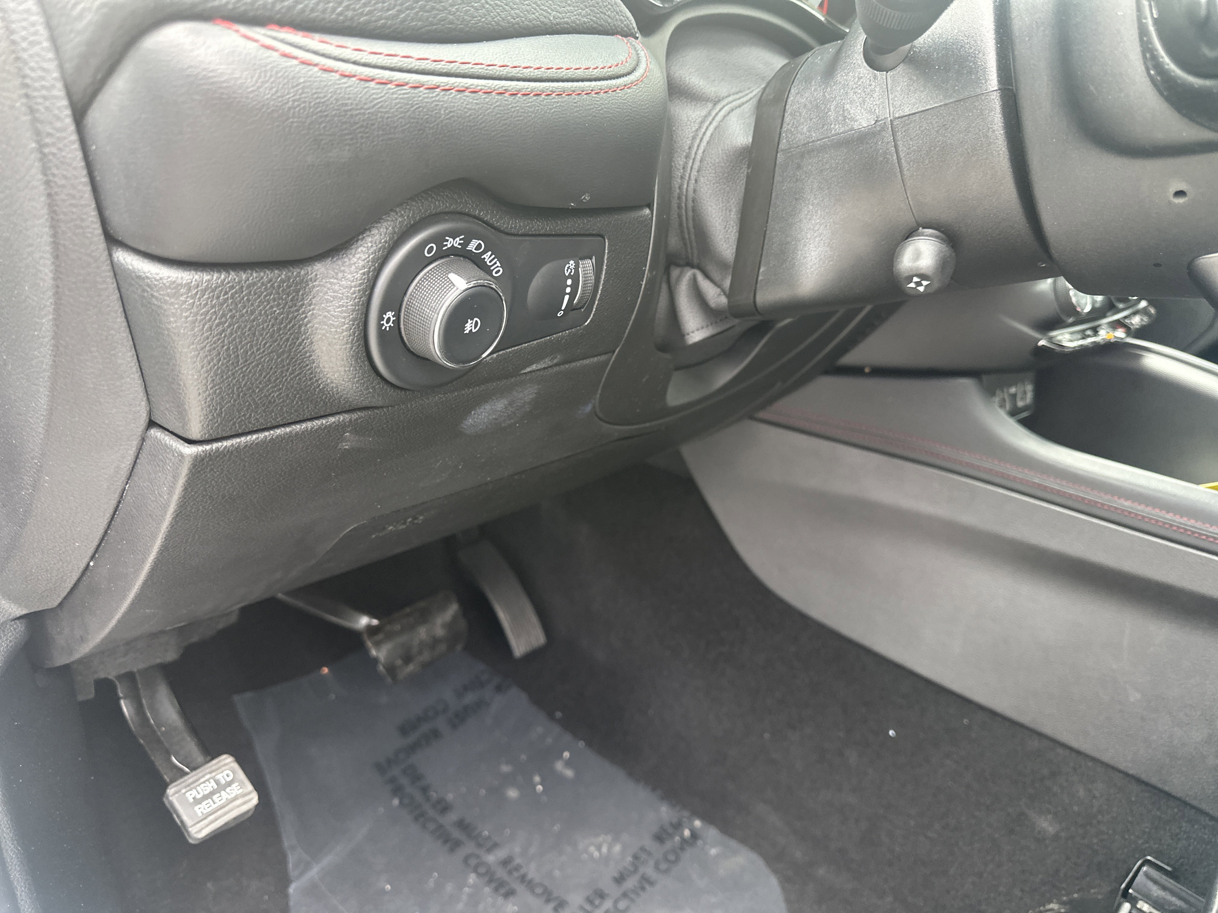 Used 2023 Dodge Durango GT image 33