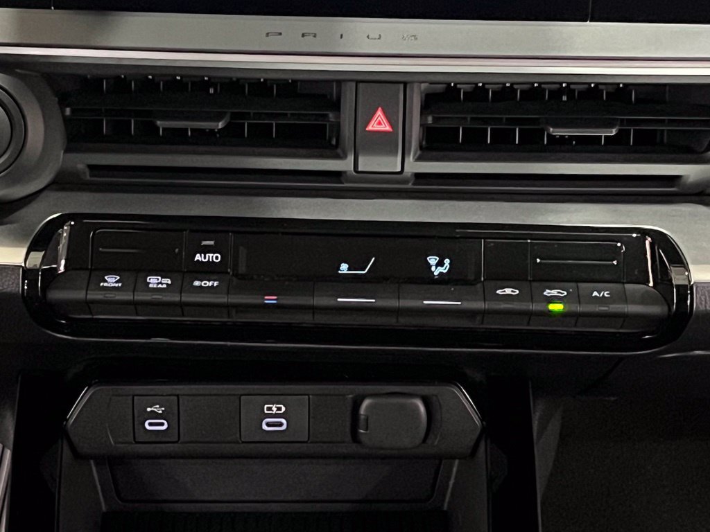 Used 2025 Toyota Prius LE FWD image 23