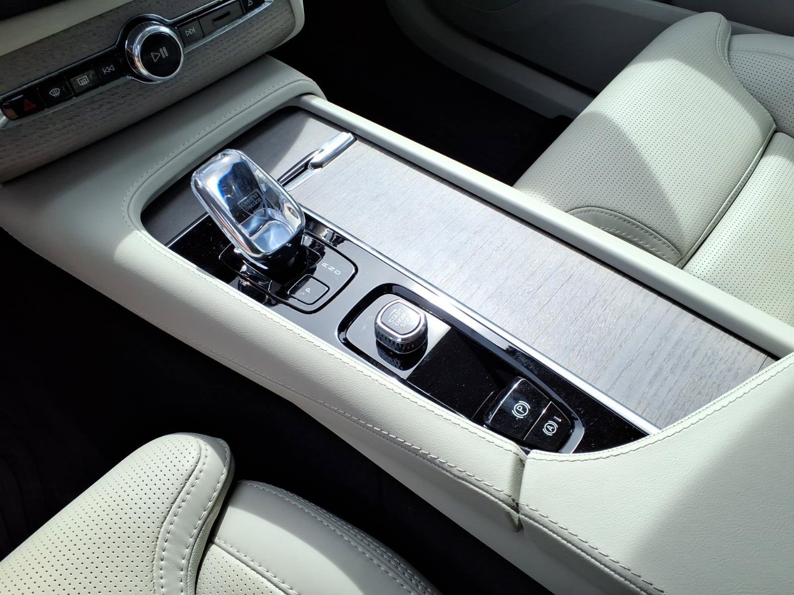 Used 2024 Volvo XC90 T8 Ultimate w/ Protection Package Premier image 21