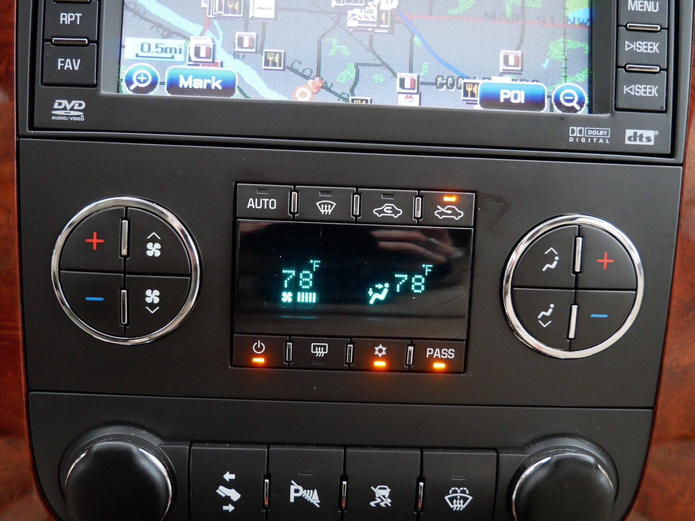Used 2008 Chevrolet Avalanche LTZ w/ LTZ Preferred Equipment Group AWD/4WD image 21