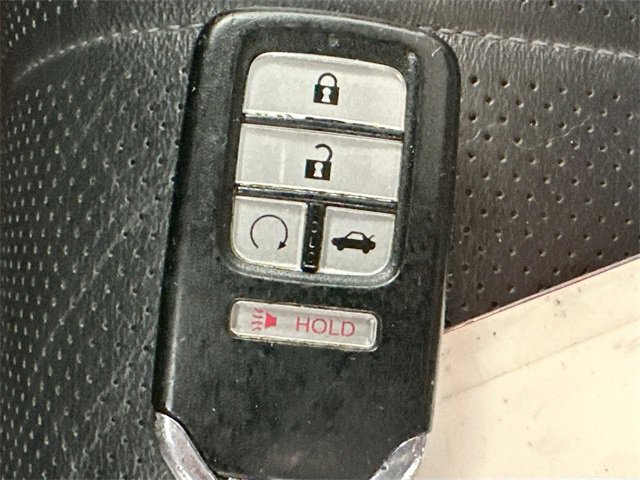 Used 2019 Honda Accord Touring image 18