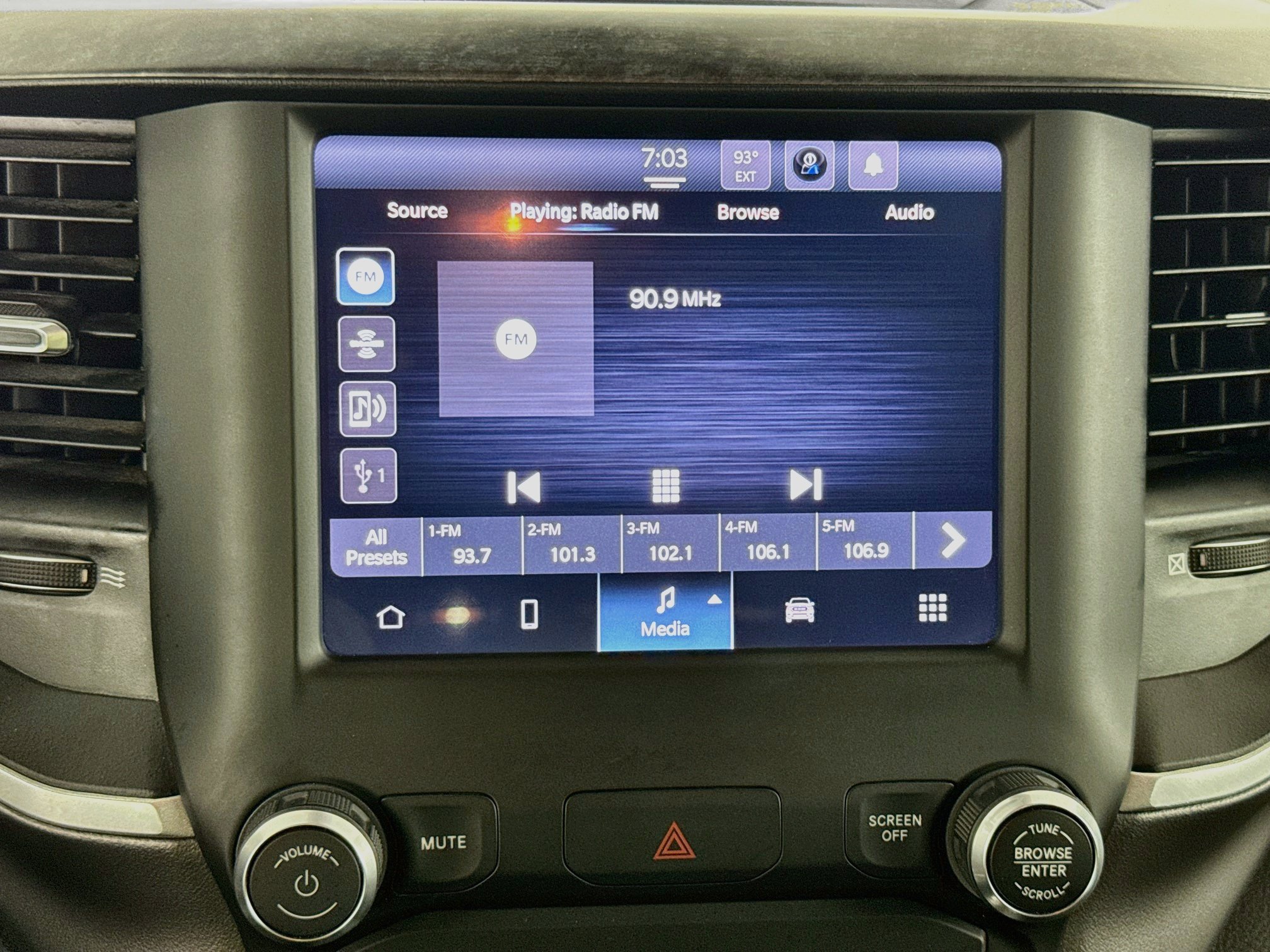 Used 2022 RAM 1500 Big Horn RWD image 16