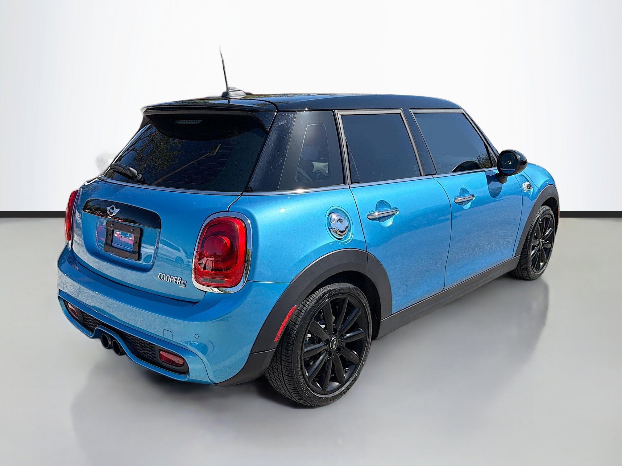 Used 2015 MINI Cooper S image 3