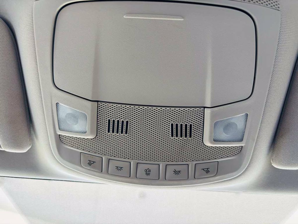 Used 2018 Ford Fusion SE w/ Fusion SE Technology Package FWD image 40