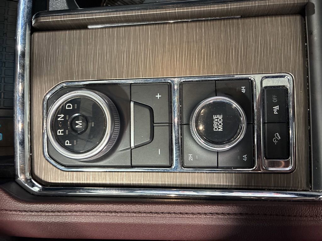 Used 2024 Ford Expedition Limited image 23